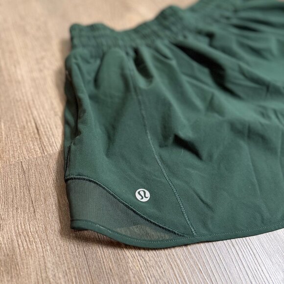 Lululemon Hotty Hot Shorts in Legacy Green size 6 - Picture 3 of 4